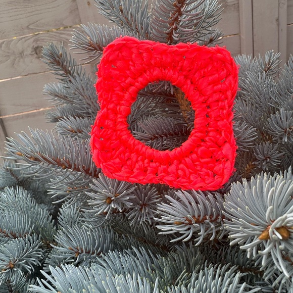 Hand made Square Scrunchie - Picture 2 of 3